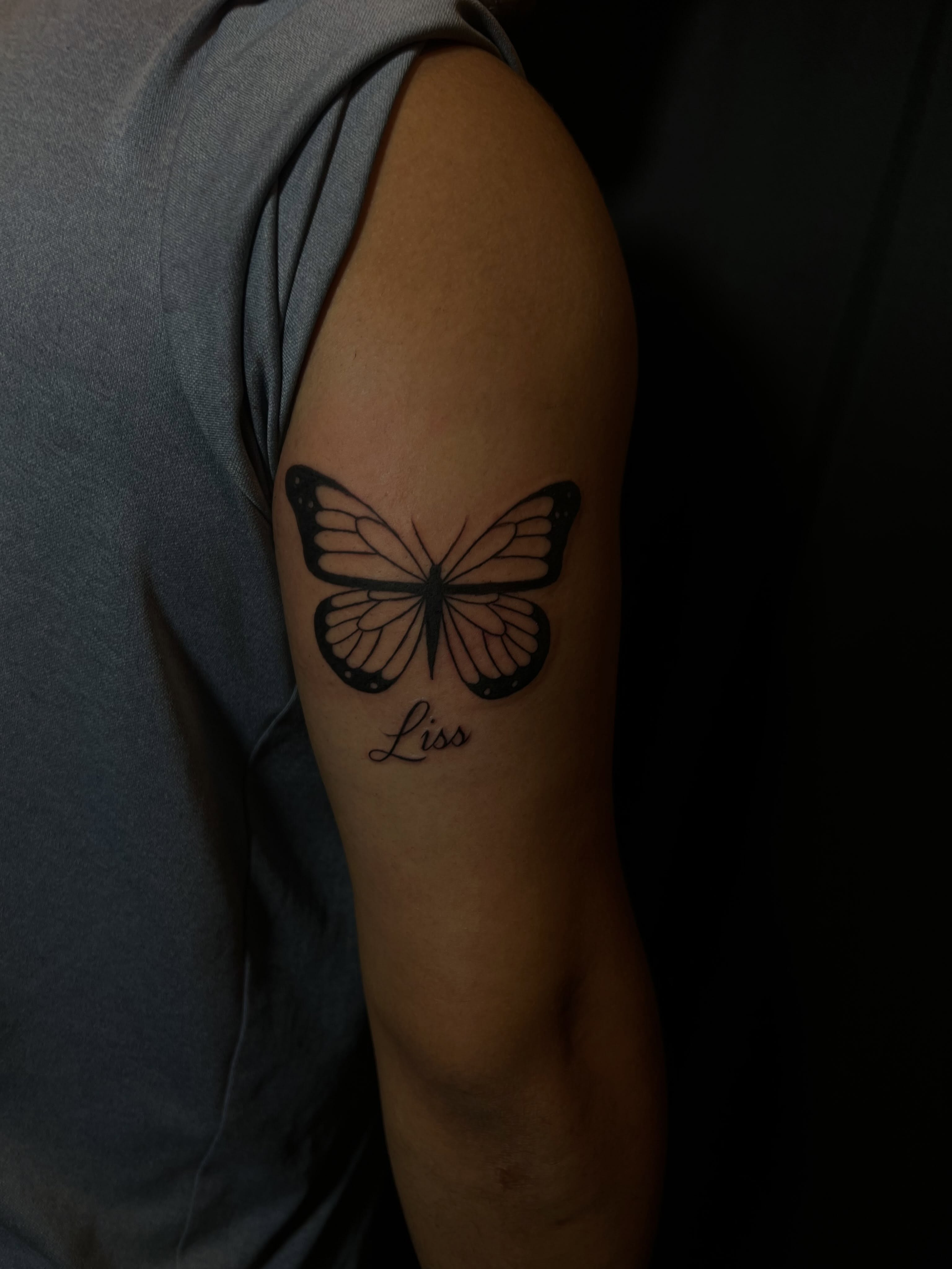 Mariposa y lettering, trabajo de Jeffry Tatto